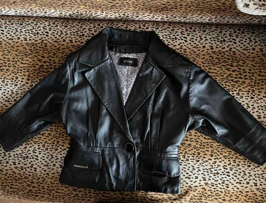 Шкіряний піджак. Дуже красива, нестандартна і водночас комфортна річ.
