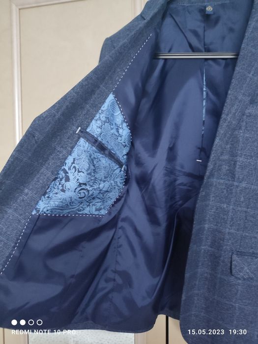 Стильний піджак для хлопчиків.