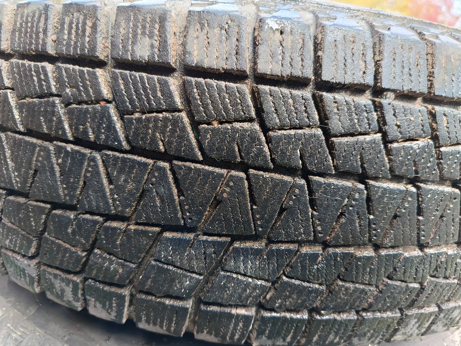 Колеса на Mitsubishi Outlander  3. Разом з шинами  bridgestone blizzak