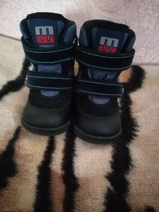 Продам зимние сапоги для мальчика. Размер 21