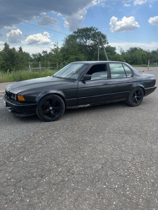 Продам BMW e32 m30b30