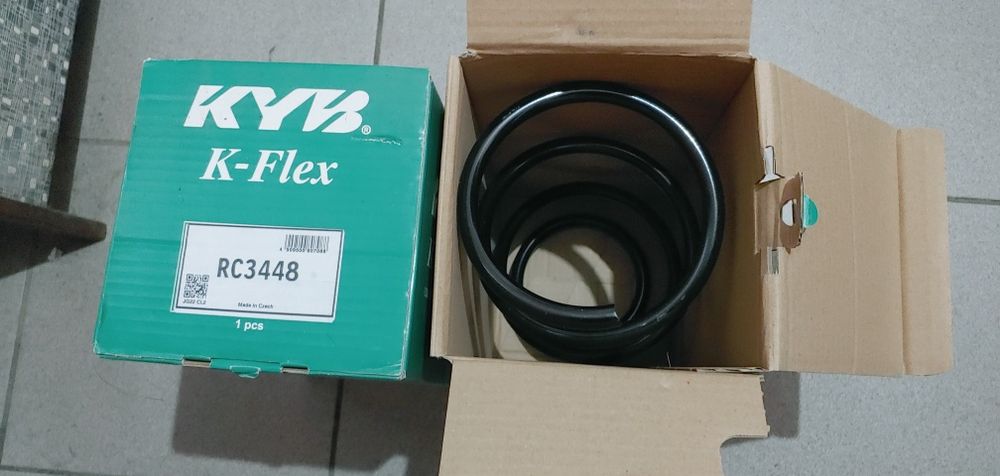 Пружини передні Kayaba KYB RC3448 Toyota Avensis T250