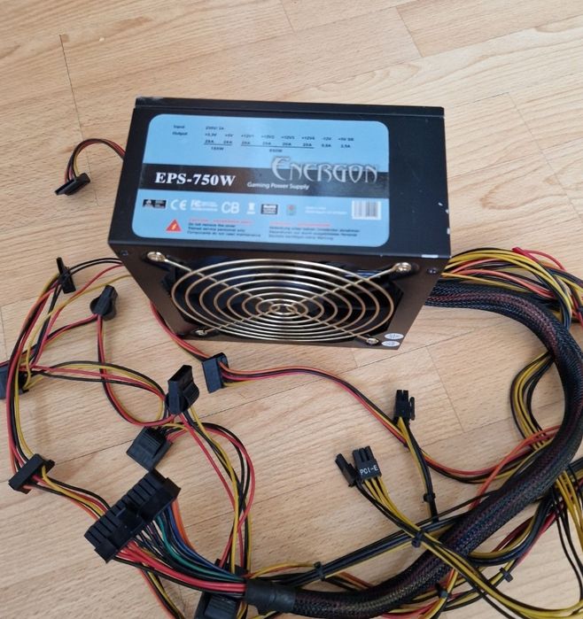 750w Блок живлення Стан гарний