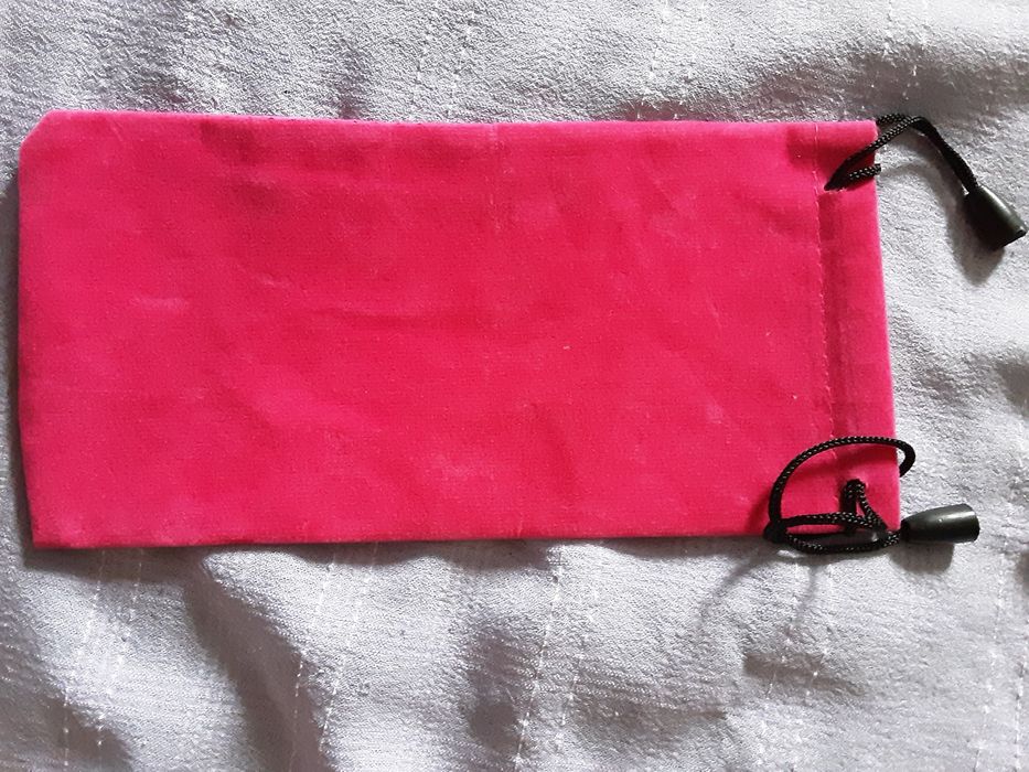 Чохол  для окулярів на затяжці.