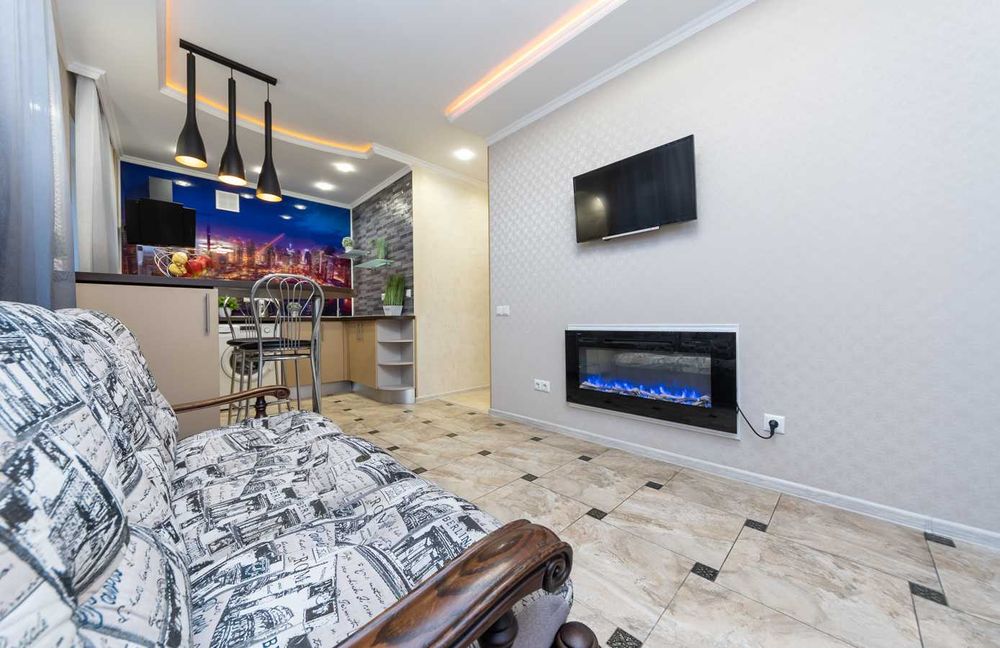 Люкс, 2к пр Перемоги 1, ТРЦ Україна, Охматдит