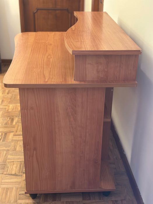 Secretária para computador