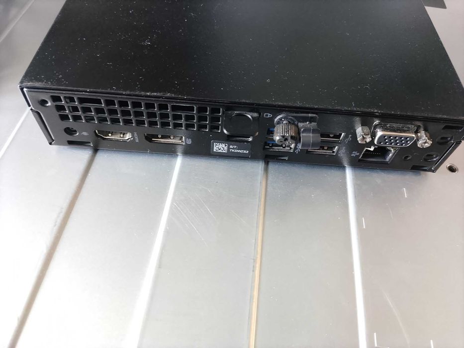 Computador DELL Optiplex 3060. Intel i3 8100, 16 GB de RAM (128 GB + 320 GB)