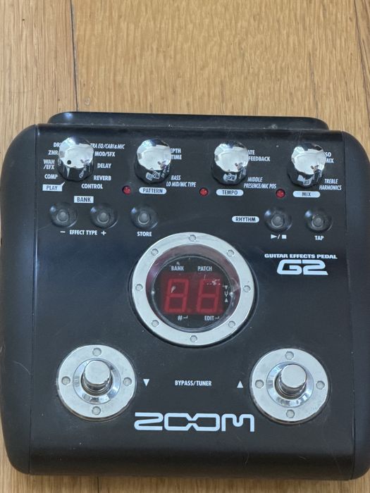 Pedaleira Zoom G2