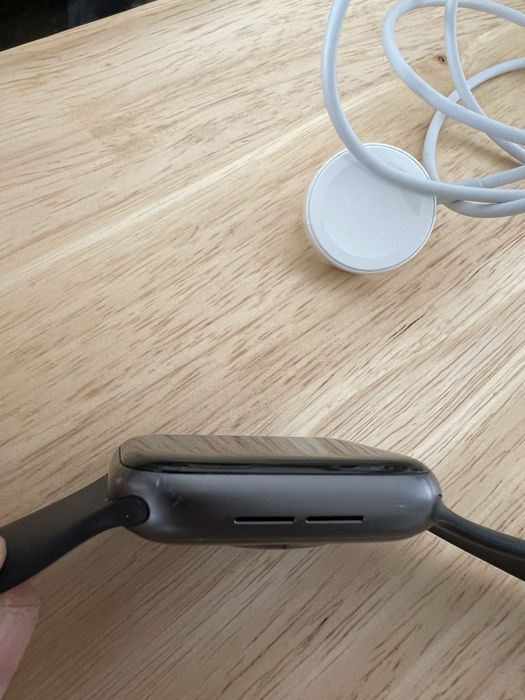 Apple Watch 4 GPS - 44mm - Space gray