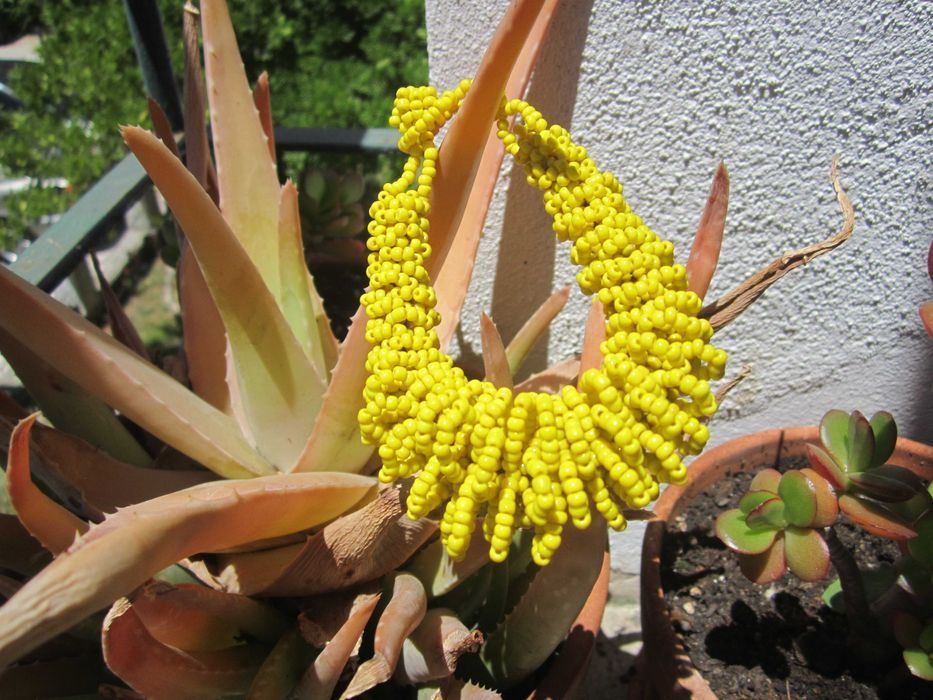 Pulseria amarelo brilhante, peça estilo boémio e étnico Maasai ou Zulu