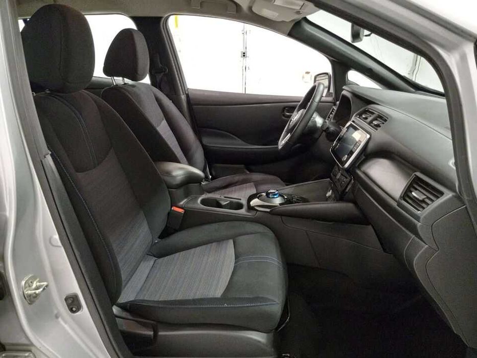 2022 Nissan Leaf SV 40 kWh