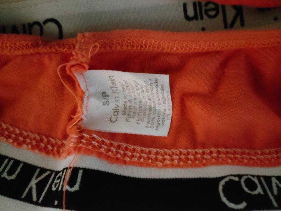 świetne stringi CALVIN KLEIN