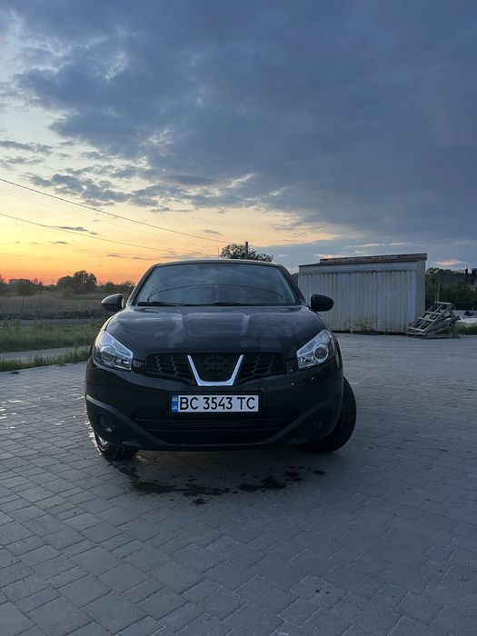nissan  qashqai 2011