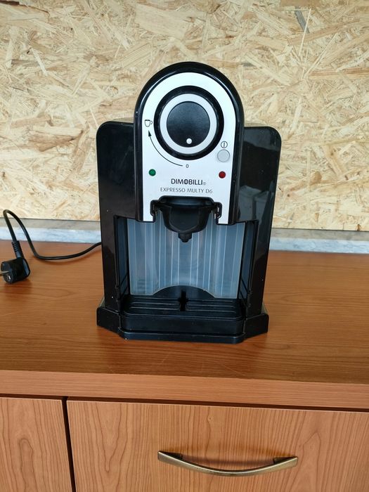 Máquina de café pouco uso