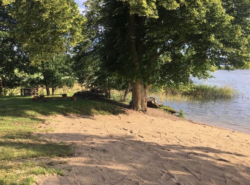 Dom nad jeziorem  Narie z prywatną plażą, Mazury, noclegi