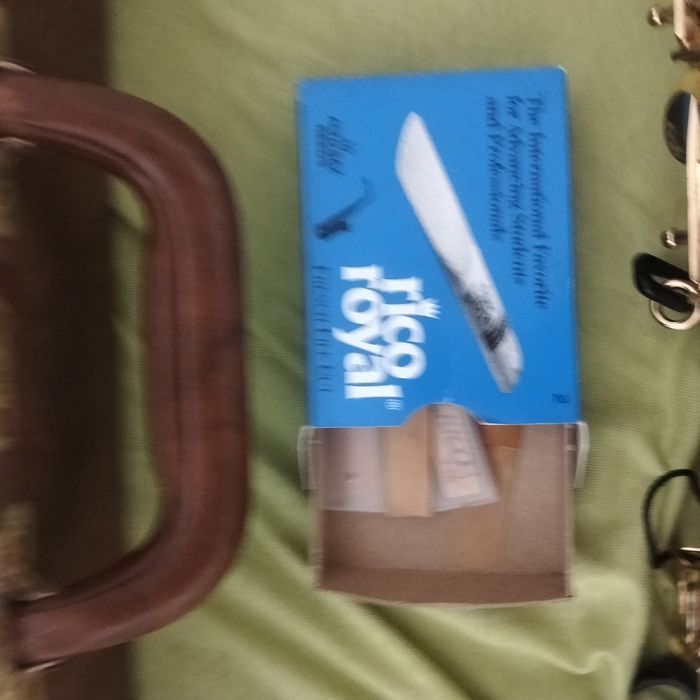 Vendo saxofone negociável