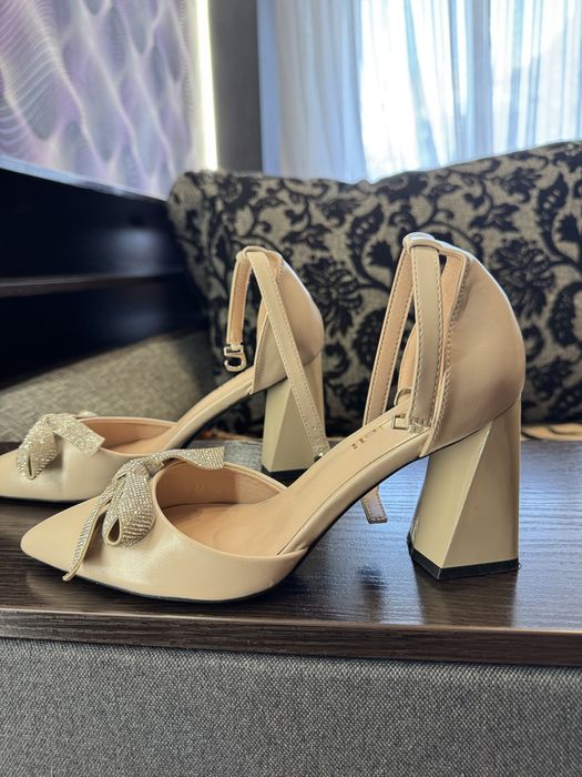 Туфельки з блискітками на бантику