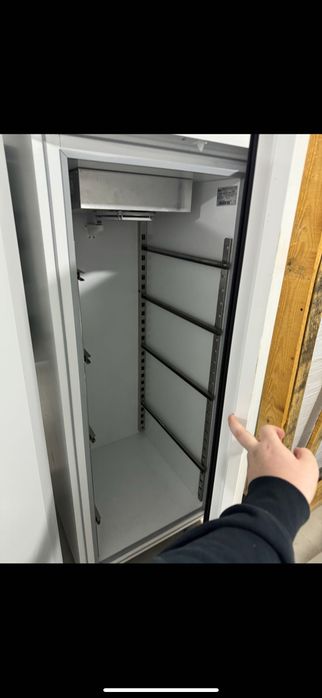 Шкаф холодильный Juka VD70M