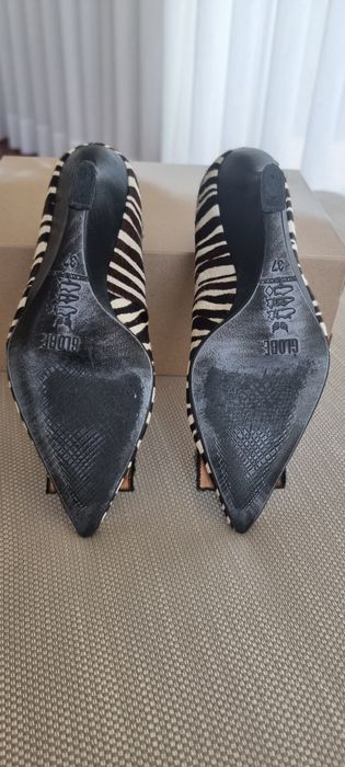 Sapatos muito elegantes em pêlo de pónei, motivo zebra