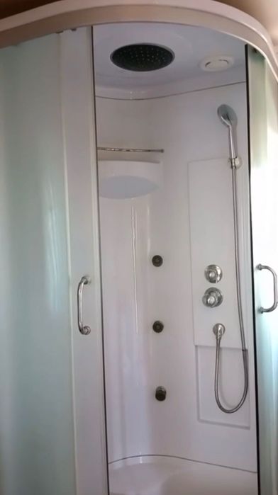 Продам душ кабину, умывальник, унитаз