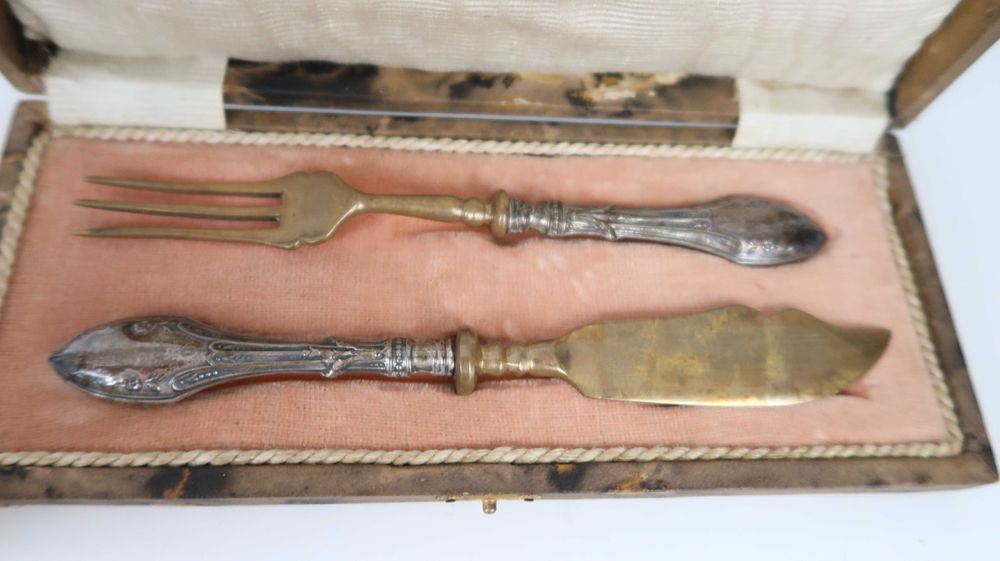 Talheres muito antigos em prata e cobre