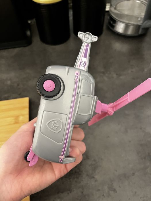 Psi patrol skye figurka z pojazdem