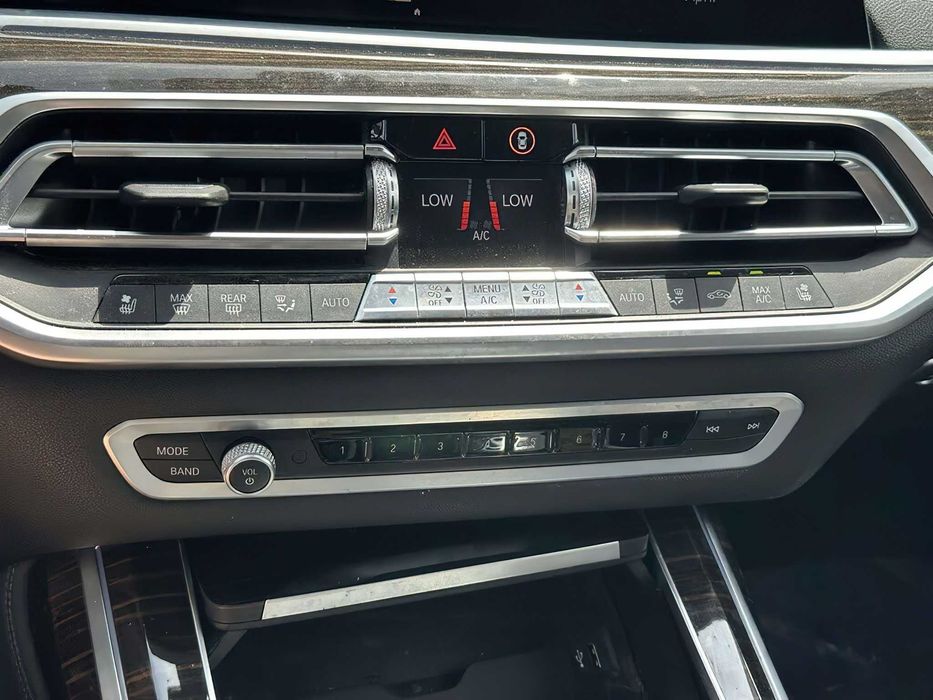 BMW X7      2020
