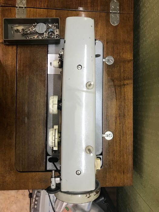 Продам швейну машинку б/у