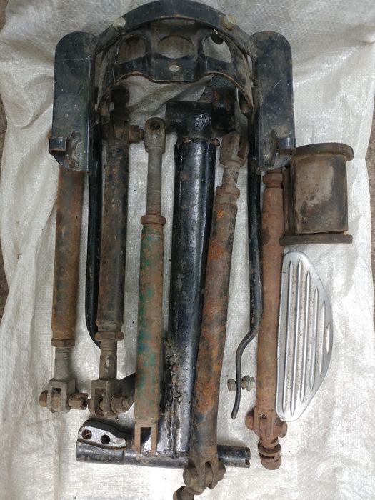 Кріплення заднього крила, коляски. Маятник, підніжка коляски К650 К750