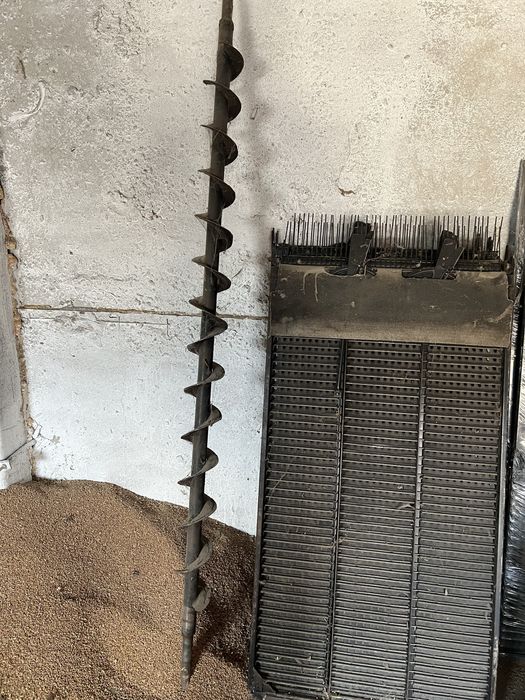 Запчастин на комбайн New Holland TX66-68