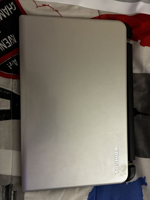 Vendo portatil da toshiba