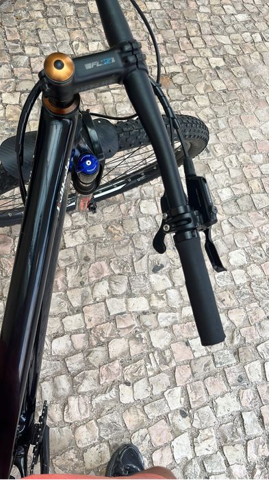 Bicicleta BTT Carbono 29" — RockShox SID / Shimano