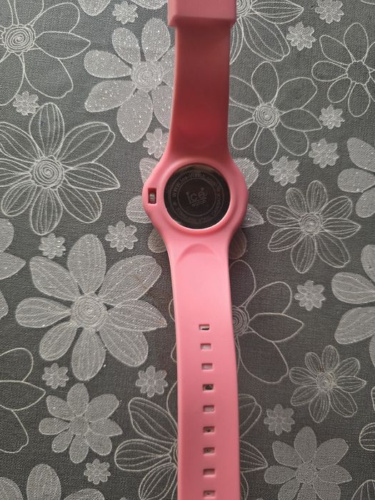 Zegarek różowy na gumie