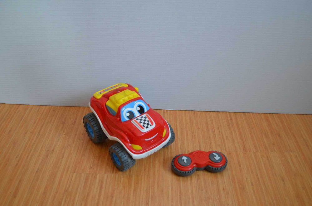 Clementoni CIEKAWSKA terenówka na pilota