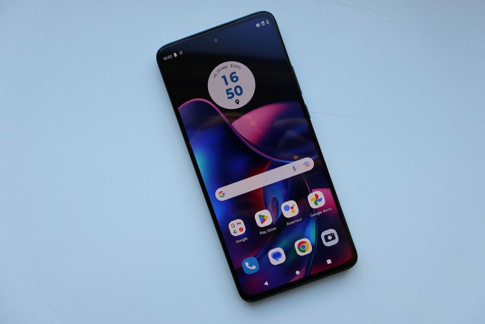 Motorola Edge 2022 XT2205-1  6.6", 50MP, 128Gb, 8GB RAM, 5000mAh