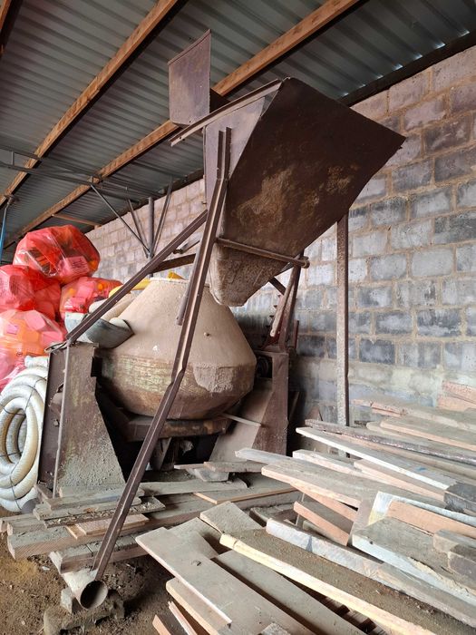 Betoniarka z zasypem