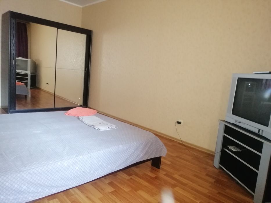 Посуточно 1 ком. квартира, Драгоманова 1л