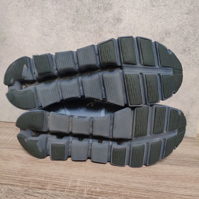 Чоловічі бігові кросівки On cloud waterproof size 44/28 — zdjęcie 4