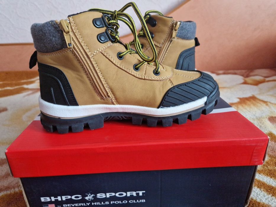 Продаю  нове зимове взуття