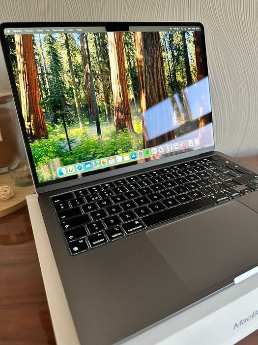 MacBook Air 13″ M3 – Como Novo (Fatura 2024) – 8 GB RAM / 256 GB SSD