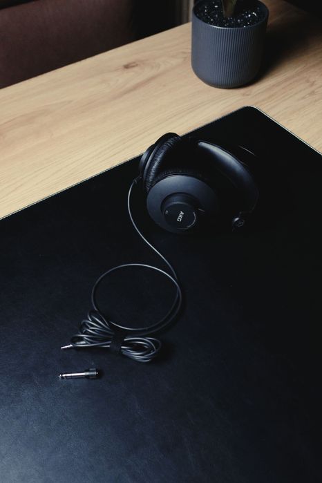 AKG K52 l słuchawki studyjne zamknięte l czarne