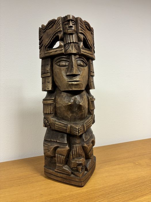 Estatua de madeira do Mexico