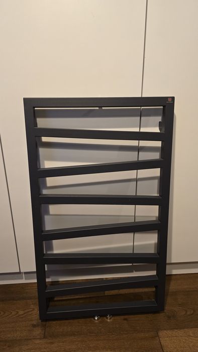 Kaloryfer łazienkowy TERMA, matowy, ciemno szary, grafitowy