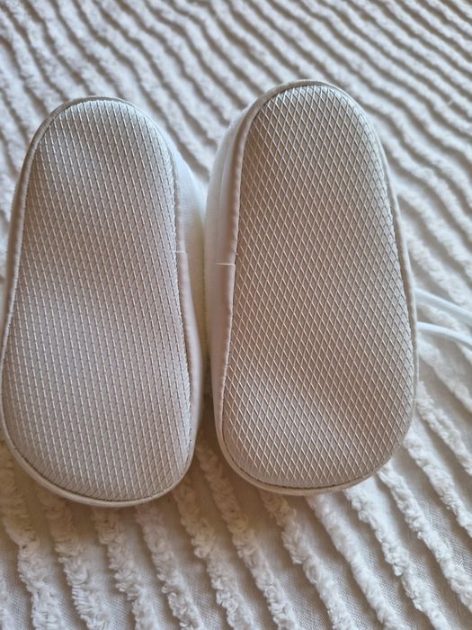 Buciki niemowlęce do chrztu