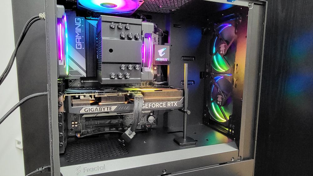 Komputer gamingowy AMD Ryzen 7-7800X3D/32GB/RTX5070/1TB Gwarancja