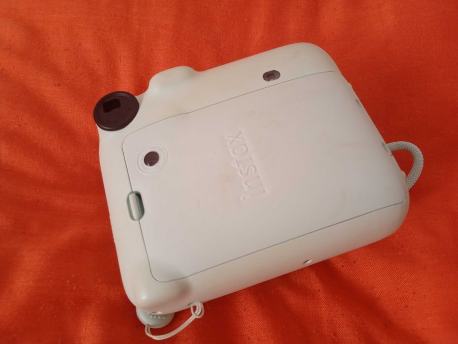 Polaroid Camera Instax - como nova (extra tablet de oferta)