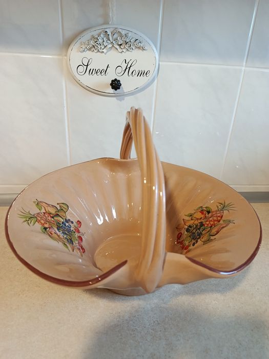 Wielki ceramiczny kosz