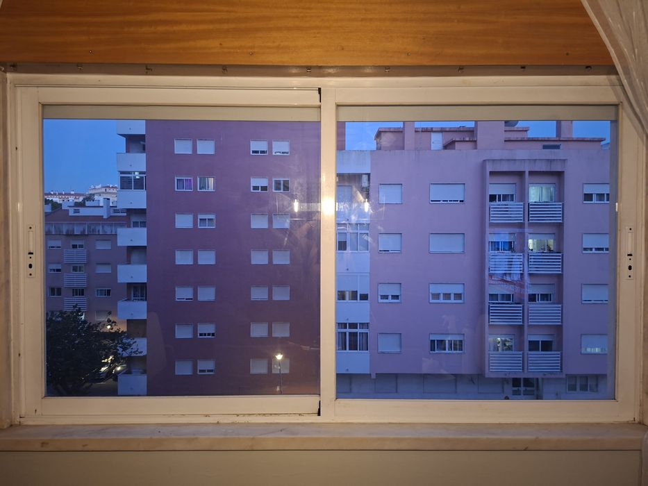 Janelas alumínio brancas
