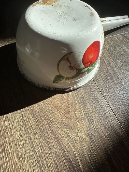 Кастрюли, кастрюля ,ковши эмалированные 3 - 4 литра