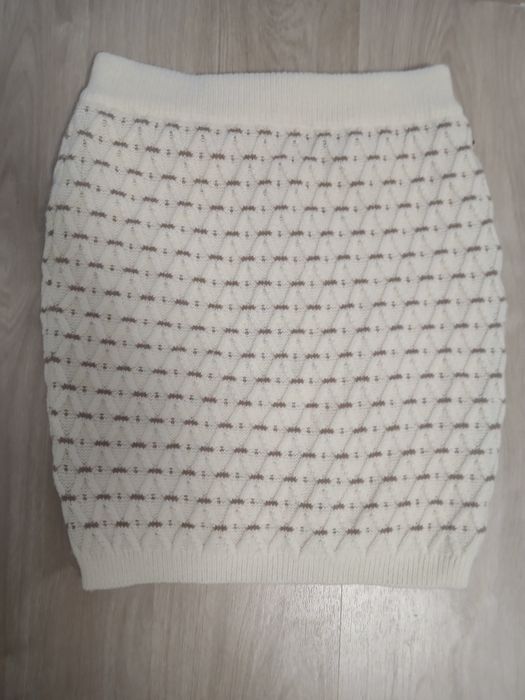 Saia nova com etiqueta Guess